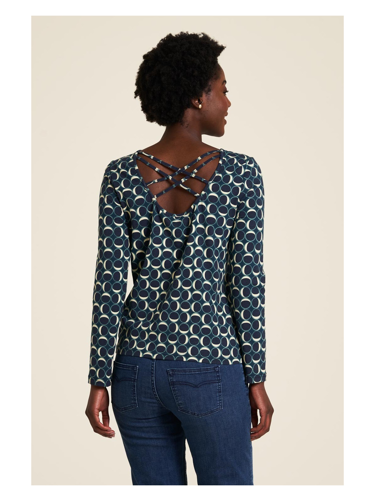 blouse coton bio Tranquillo imprimé cercles sur fond bleu, lanières croisées sur le haut du dos