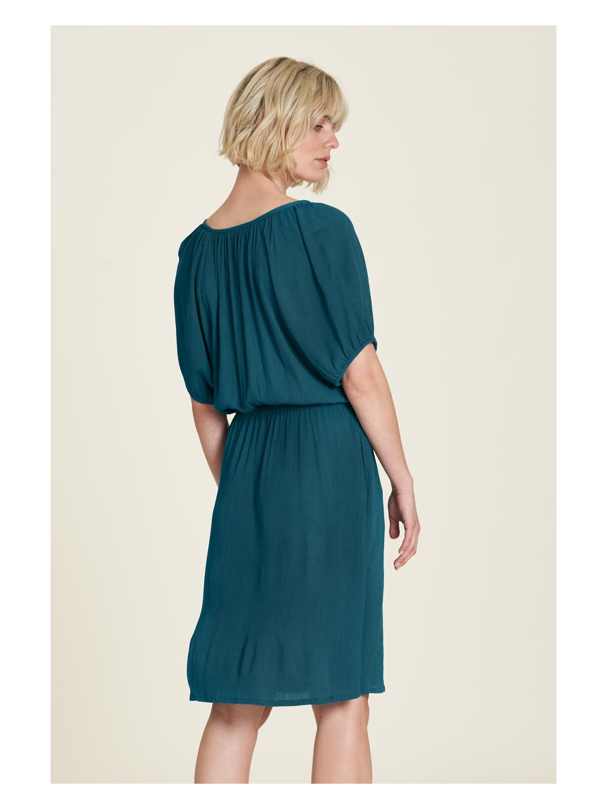 robe femme col v taille marquée tissu fluide et léger bleu bermudes