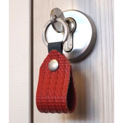 porte-clés en lance à incendie rouge