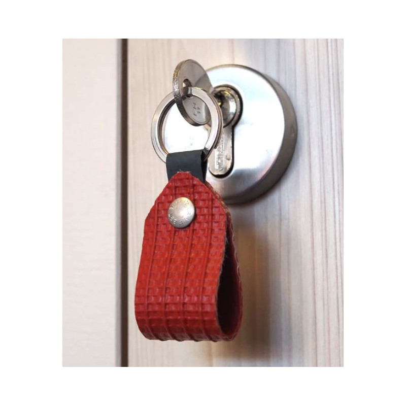 porte-clés en lance à incendie rouge