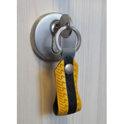 porte-clé jaune en pneu de vélo