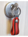 porte-clefs rouge en recyclage de pneu de vélo