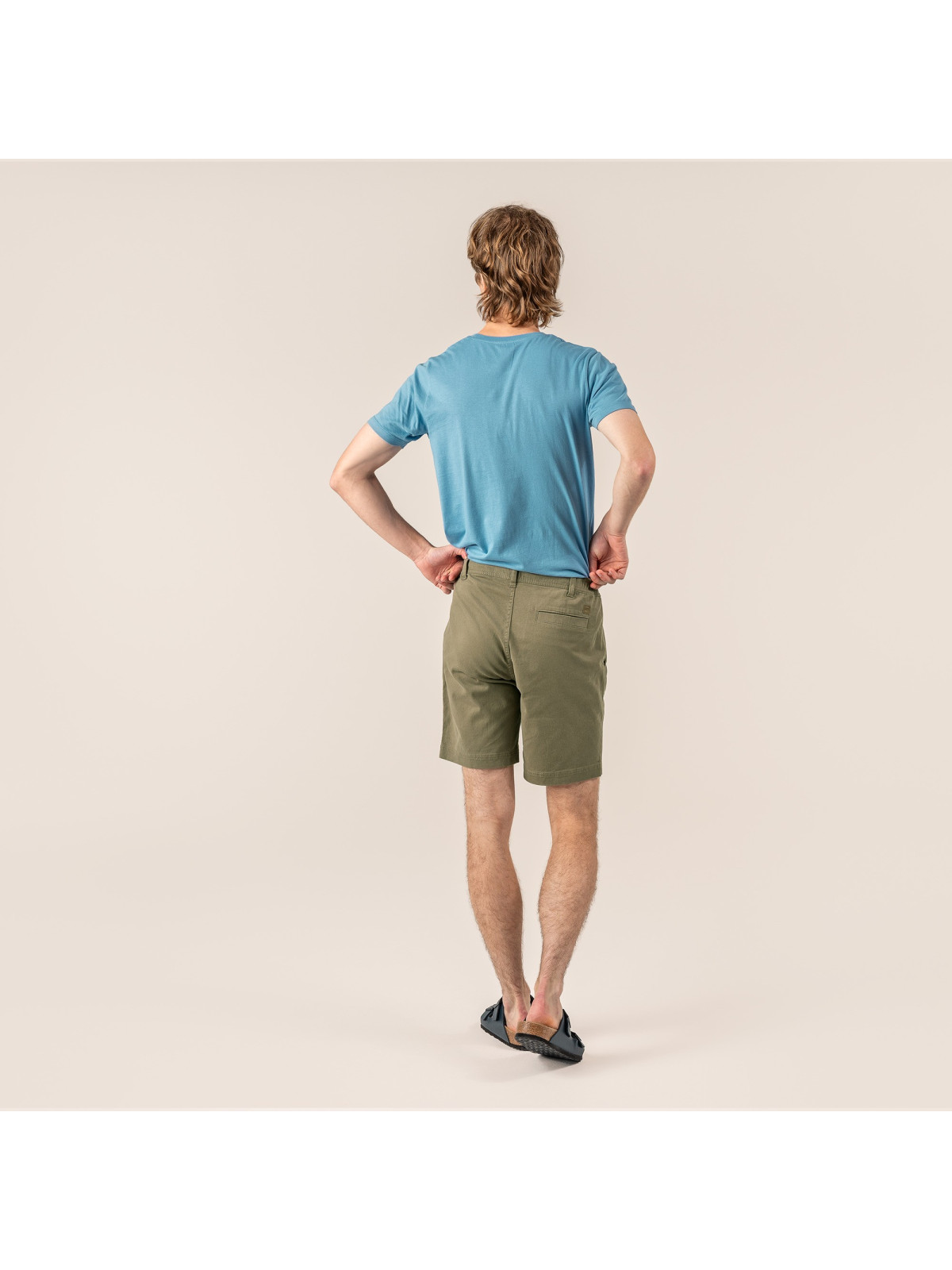 bermuda homme couleur lierre (kaki) taille élastique fermeture éclair et bouton