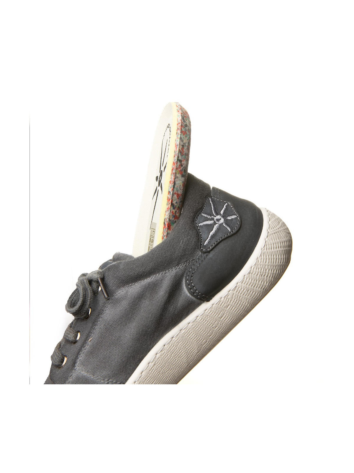 baskets en toile couleur onyx semelles blanches