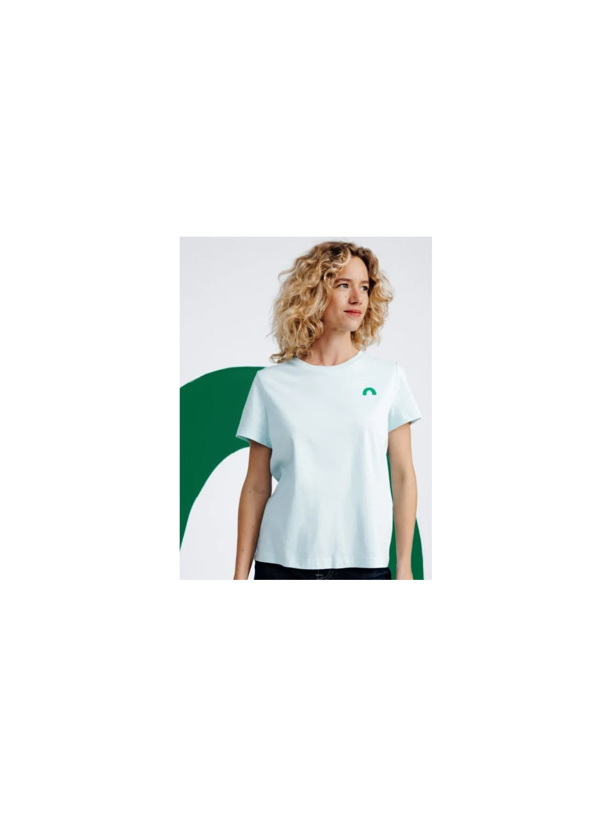 tee-shirt femme manches courtes couleur menthe route verte sur la poitrine