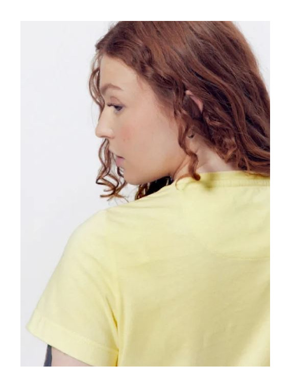 tee-shirt femme jaune pas tel avec coeur orange au centre et écrit "mon coeur"