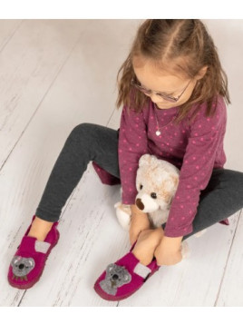 chaussons enfants fuschia avec décor koala sur le dessus