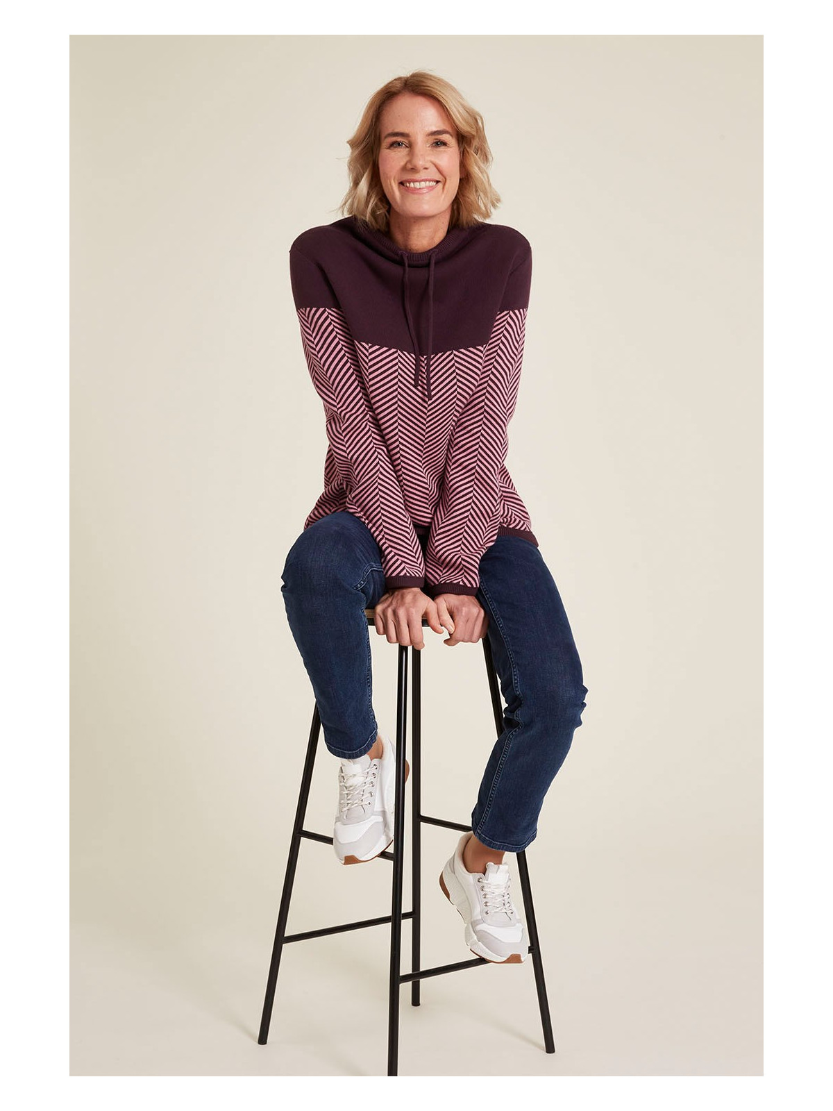 pull col montant avec lien violet uni en haut et rayé en bas