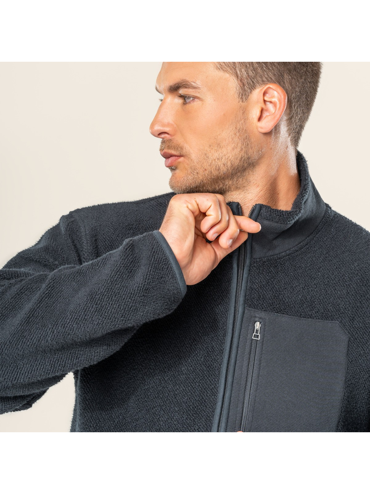 veste polaire homme noire poche sur la poitrine