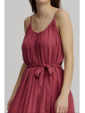 robe à bretelles très légère avec ceinture rose lie de vin