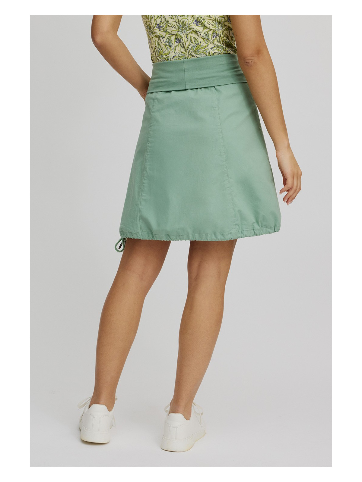 jupe courte forme ballon vert pâle