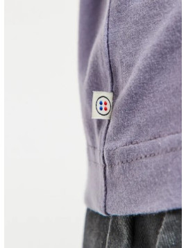 tee-shirt femme col rond couleur lavande avec vélo brodé vert sur la poitrine