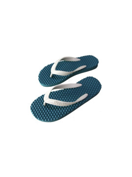 tongs semelle bleue avec petits picots de massage bride blanche