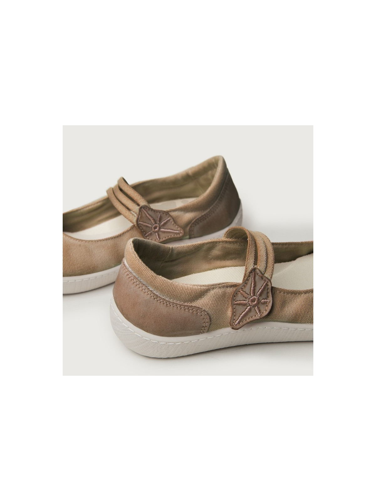 ballerines en coton bio couleur cannelle semelles caoutchouc blanc