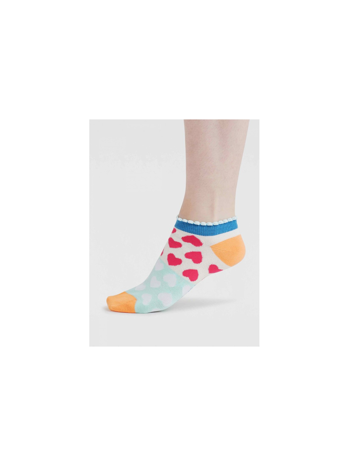 chaussettes multicolores avec coeurs