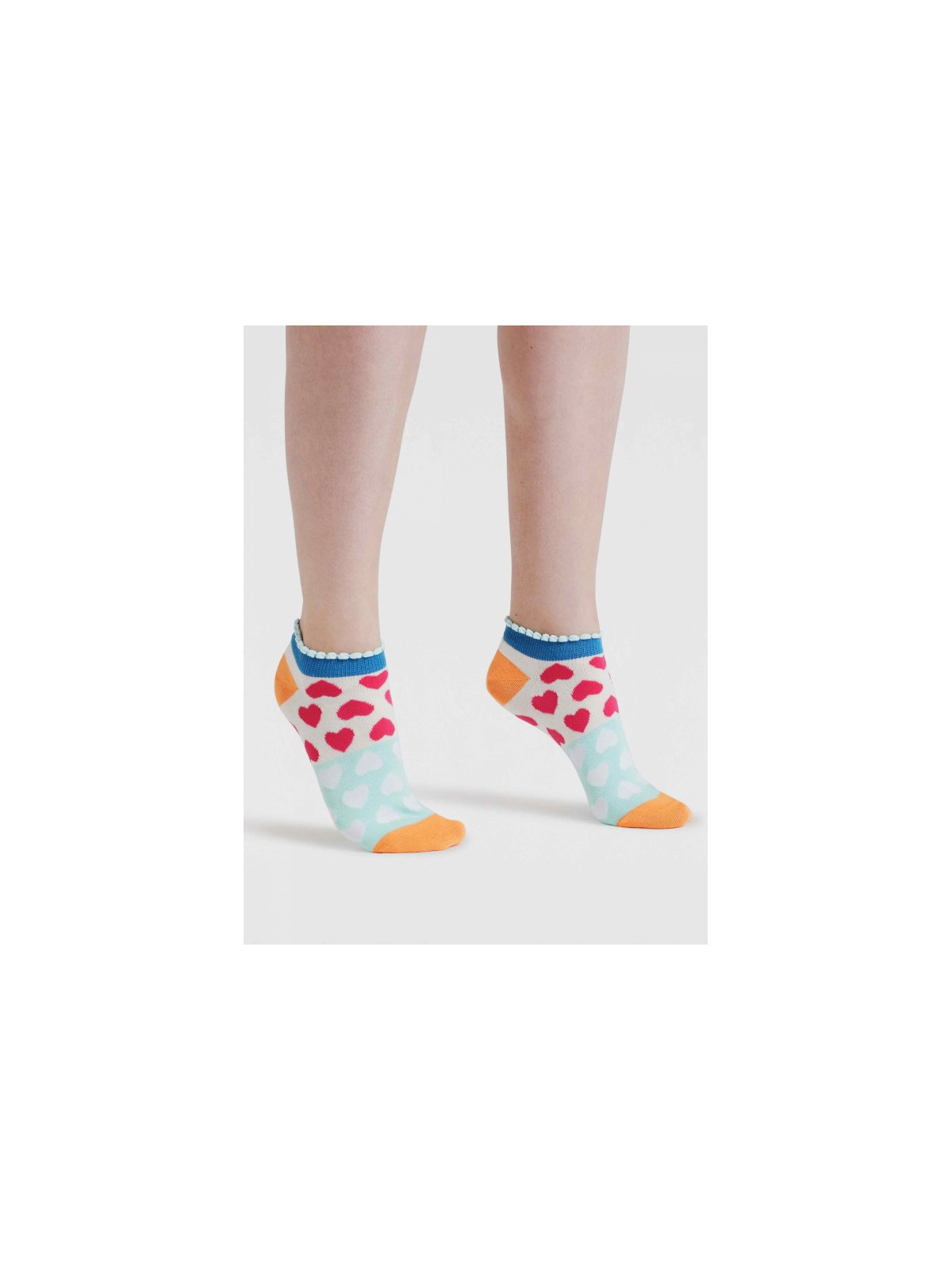 chaussettes multicolores avec coeurs