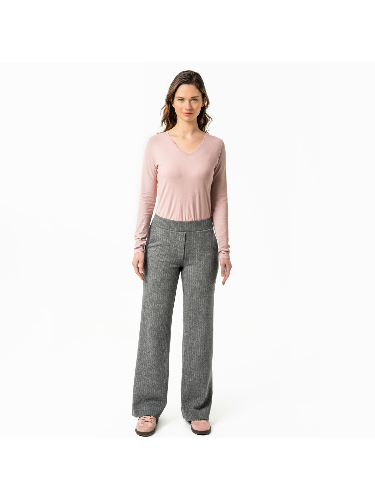 Pantalon large pour femme gris avec fines rayures verticales plus claires