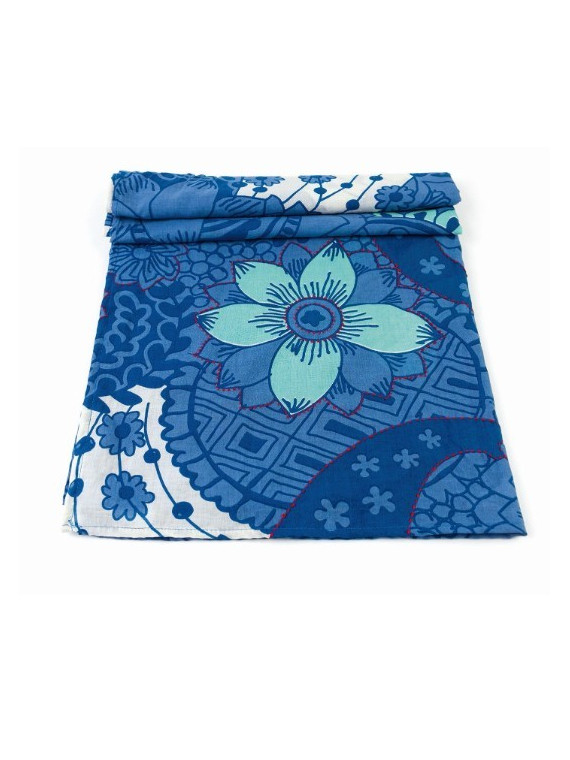 écharpe bleue motifs fleurs