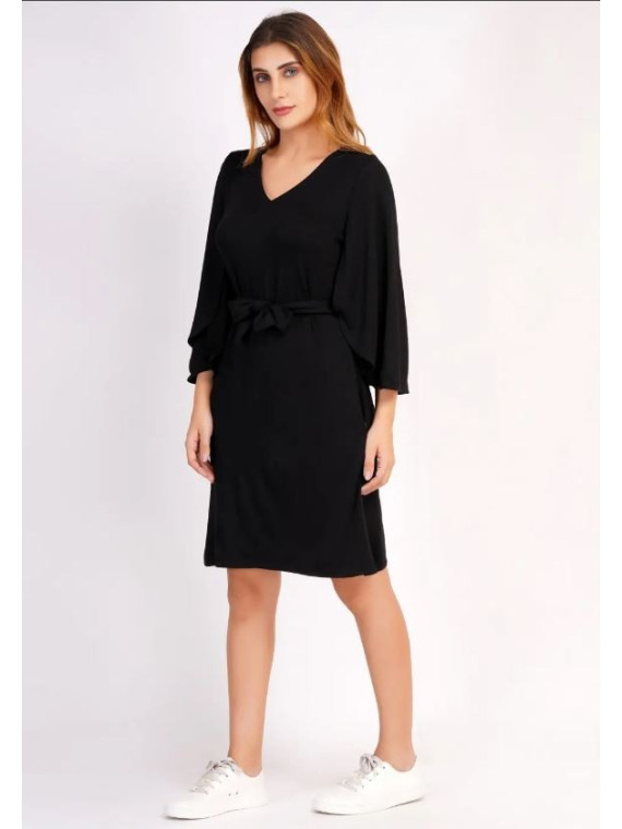 robe noire coupe ample manches 3/4 ceinture col V