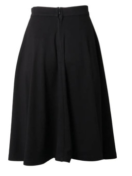 jupe noire fluide longueur en dessous du genou