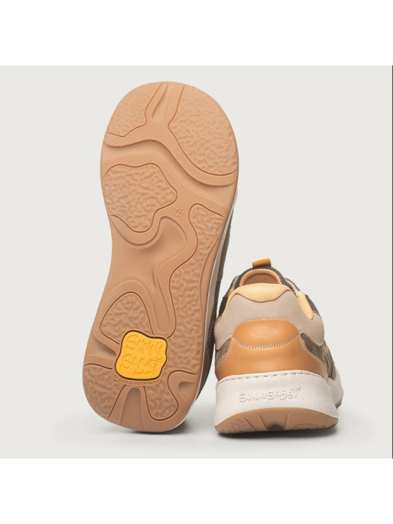 chaussures type baskets couleur ocre lacets et intérieur bleu