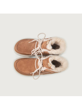 bottines fourées à lacets couleur brun semelles blanches