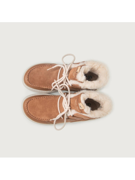 bottines fourées à lacets couleur brun semelles blanches