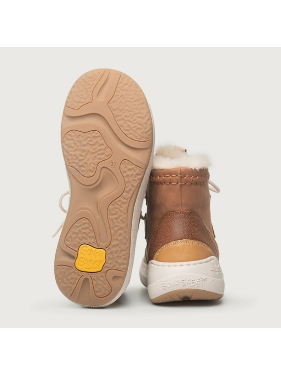 bottines fourées à lacets couleur brun semelles blanches