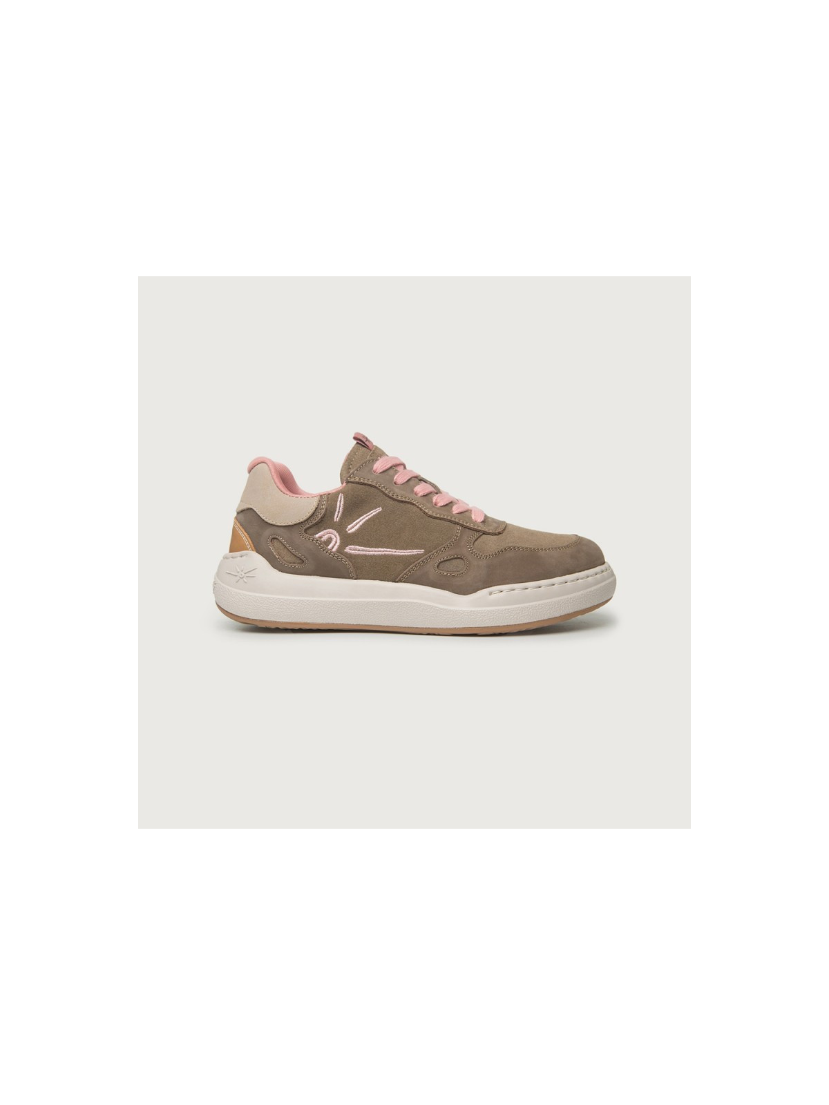 chaussures type baskets olive lacets roses et semelles épaisses blanches