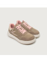 chaussures type baskets olive lacets roses et semelles épaisses blanches