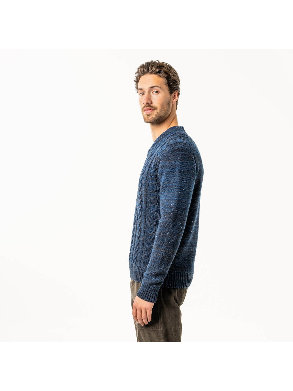 pull homme bleu chiné col V torsadé sur le devant