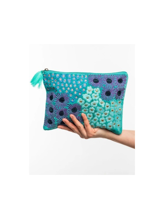 pochette turquoise motifs bleus