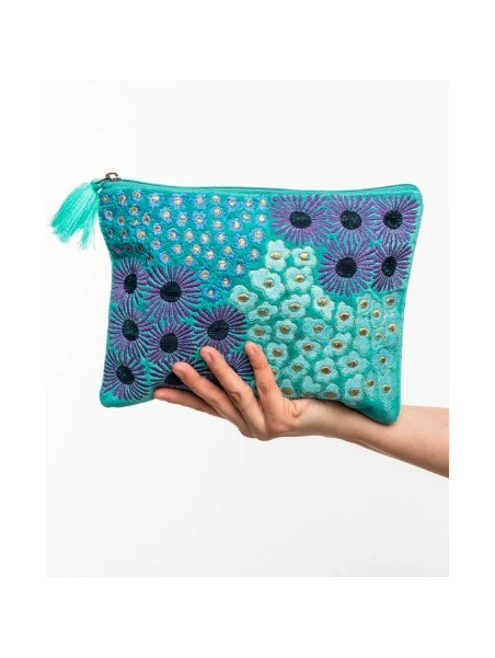 pochette turquoise motifs bleus