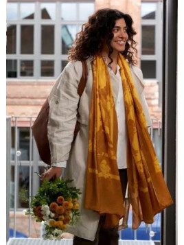 longue écharpe tons jaunes orangés