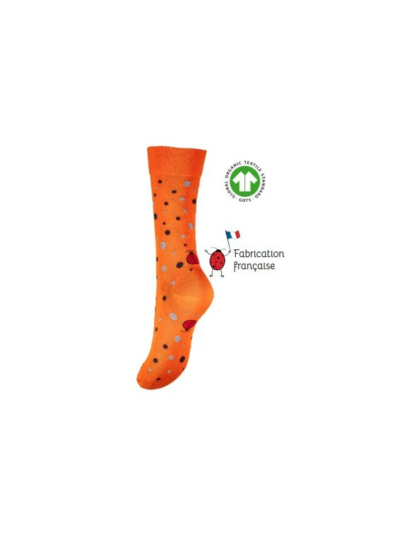 chaussettes oranges avec motifs poix et coccinelles