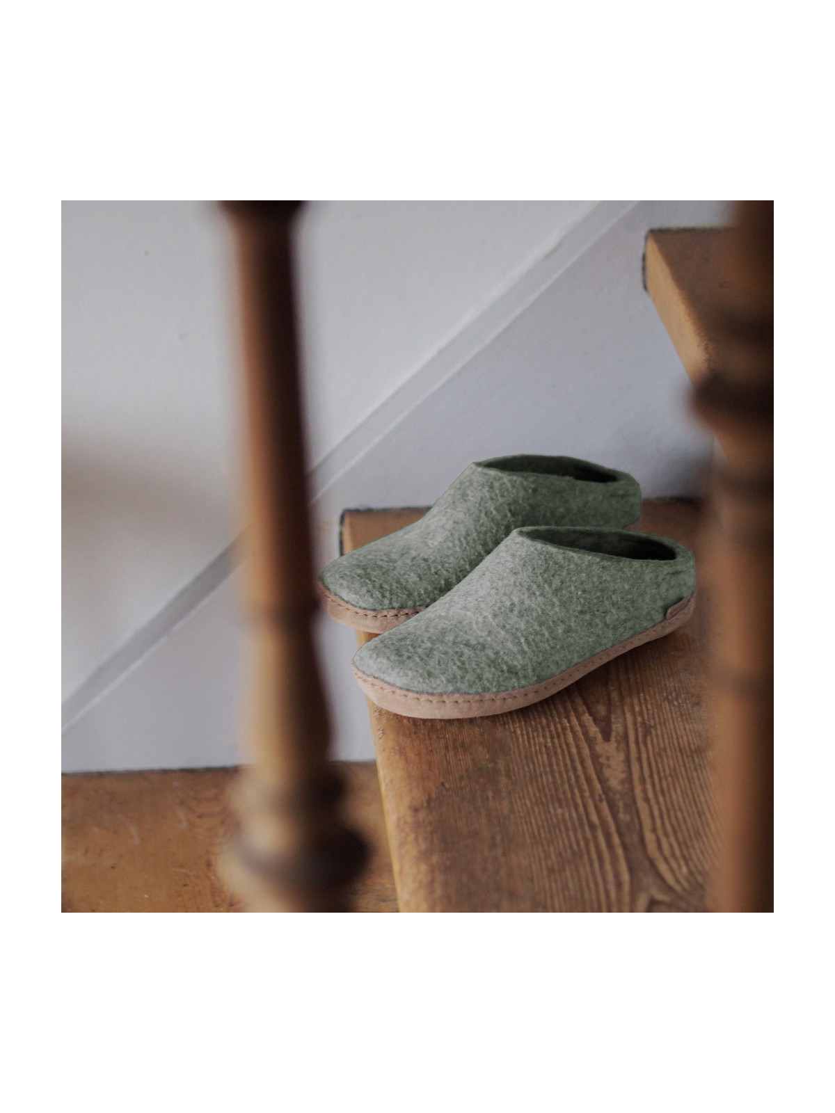 chaussons adultes en laine couleur vert mousse