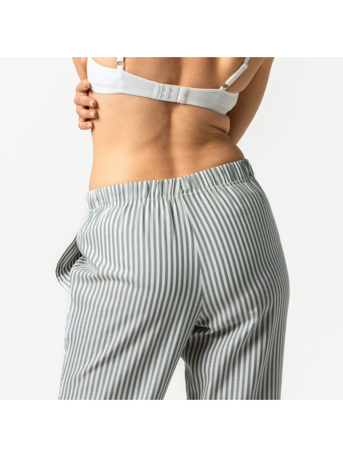 Pyjama femme rayé vert amande et écru, haut manches 3/4, bas large