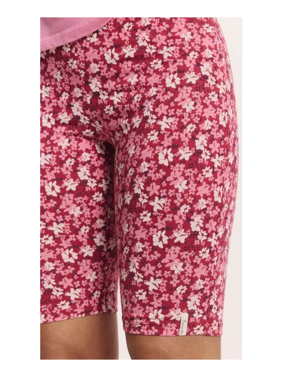 short cycliste longueur au-dessus du genou fleurs rouges sur fond blanc
