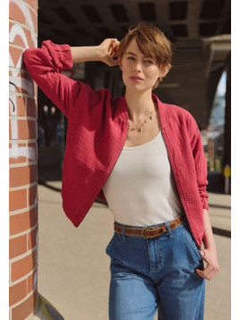 blouson court et large en mousseline rouge grenat