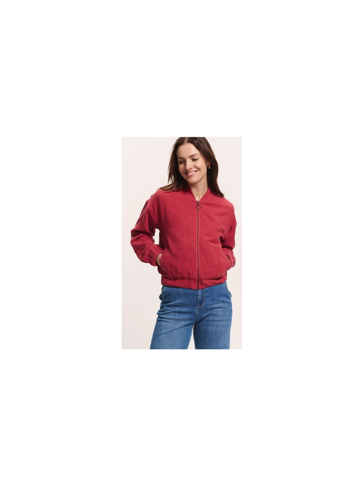 blouson court et large en mousseline rouge grenat