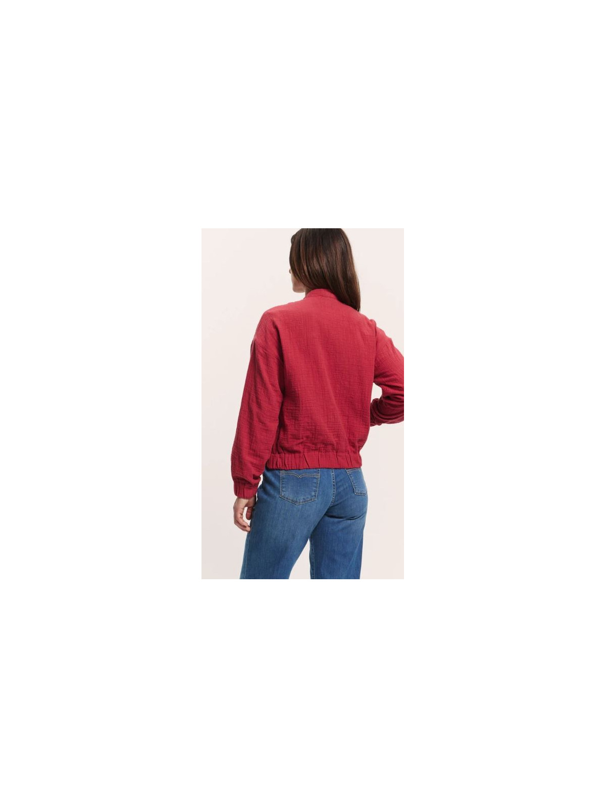 blouson court et large en mousseline rouge grenat