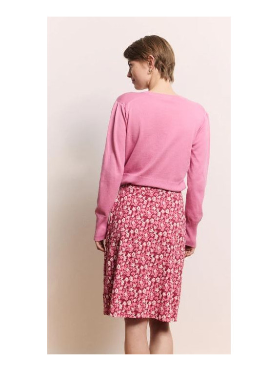 jupe longueur dessous du genou imprimé petites fleurs rouges et roses sur fond blanc