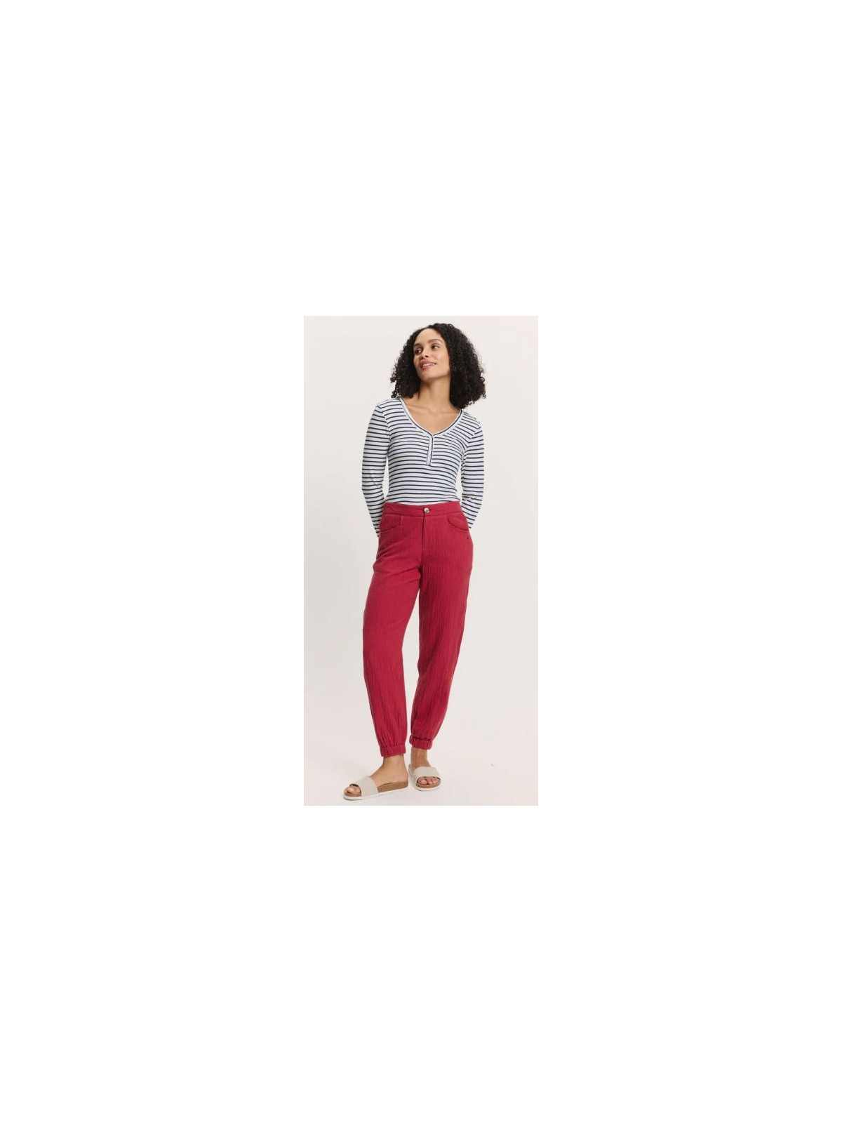 Pantalon fluide en mousseline rouge grenat
