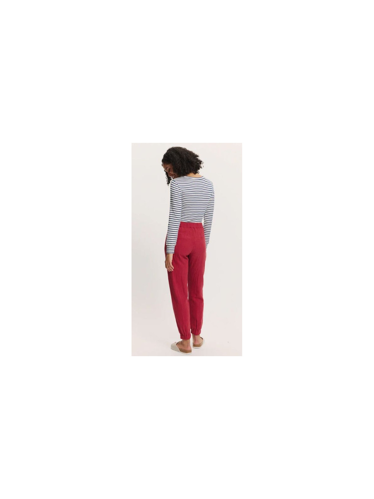 Pantalon fluide en mousseline rouge grenat