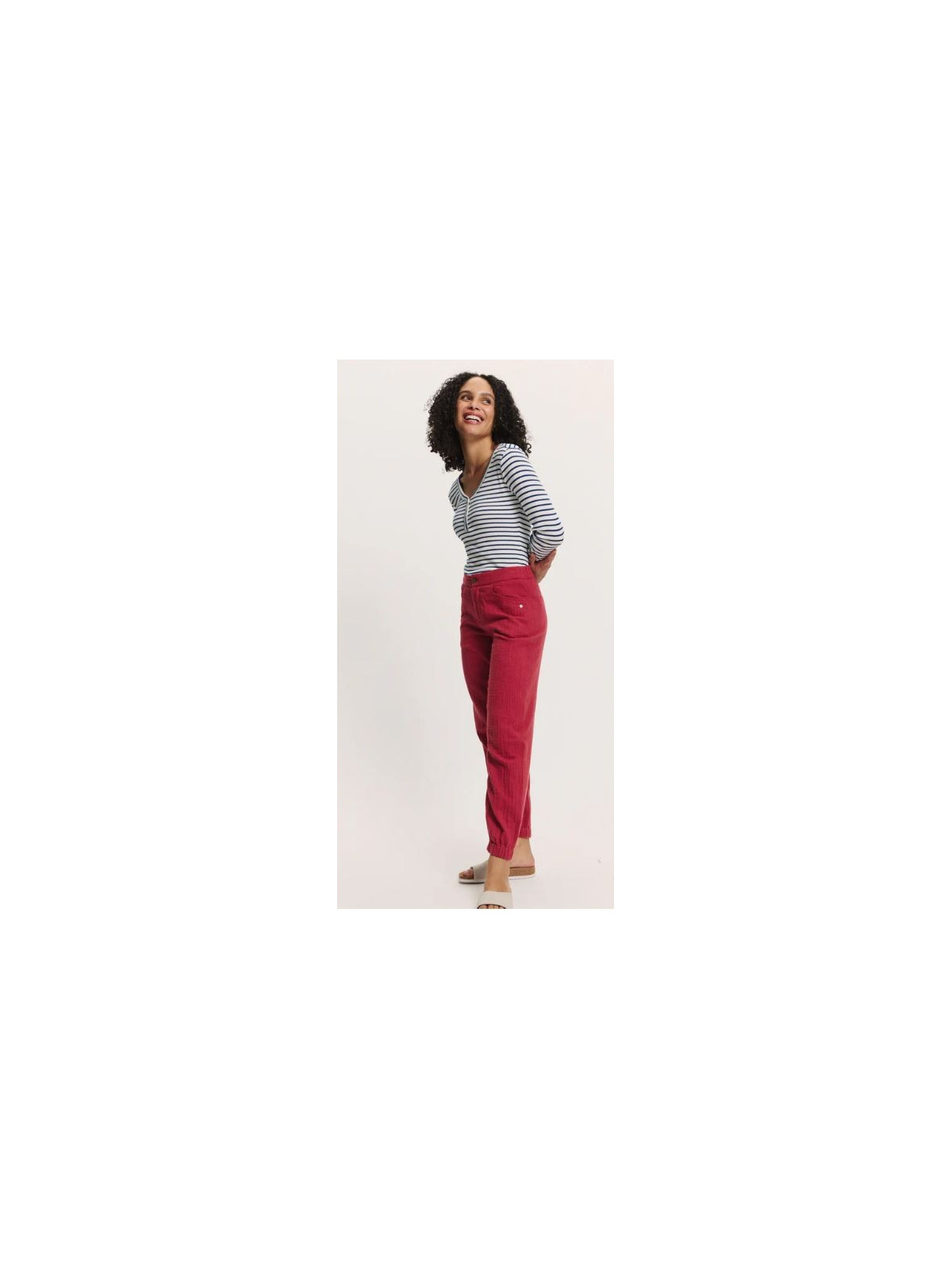 Pantalon fluide en mousseline rouge grenat