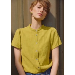 chemisier manches courtes en mousseline couleur moutarde
