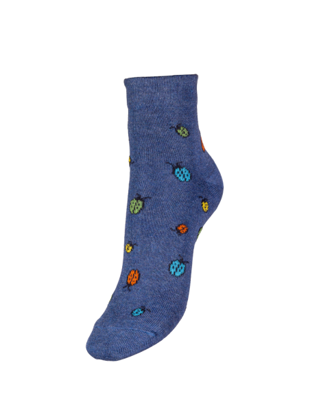 socquettes bleu avec motifs coccinelles de différentes couleurs