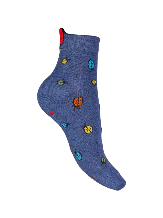 socquettes bleu avec motifs coccinelles de différentes couleurs