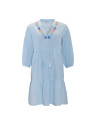 robe courte ou tunique rayée bleu clair et blanc broderies autour du col en V