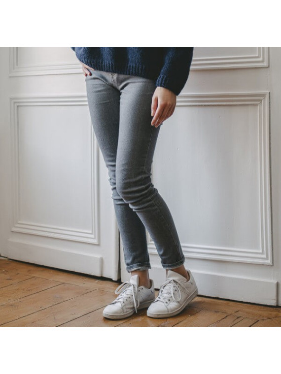 Jeans "Betty" slim matières recyclées gris